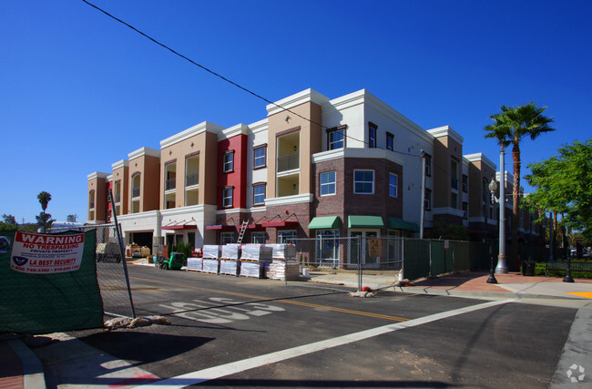 Foto del edificio - Perris Station Apartments