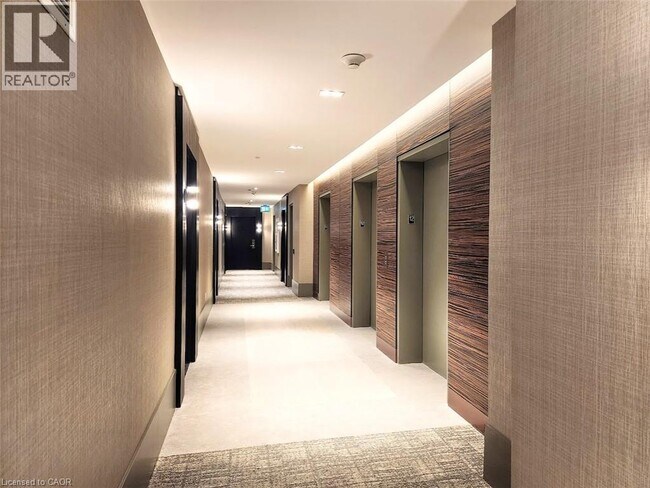 Building Photo - 2007 James St