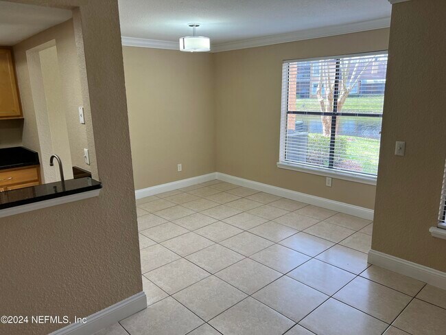 Foto del edificio - 856 Shoreline Cir