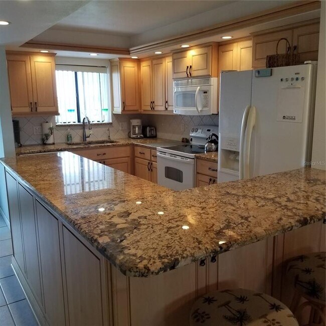 Foto del edificio - 350 S Polk Dr