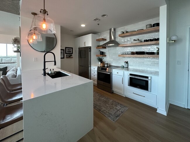 Building Photo - 943 Peachtree St NE