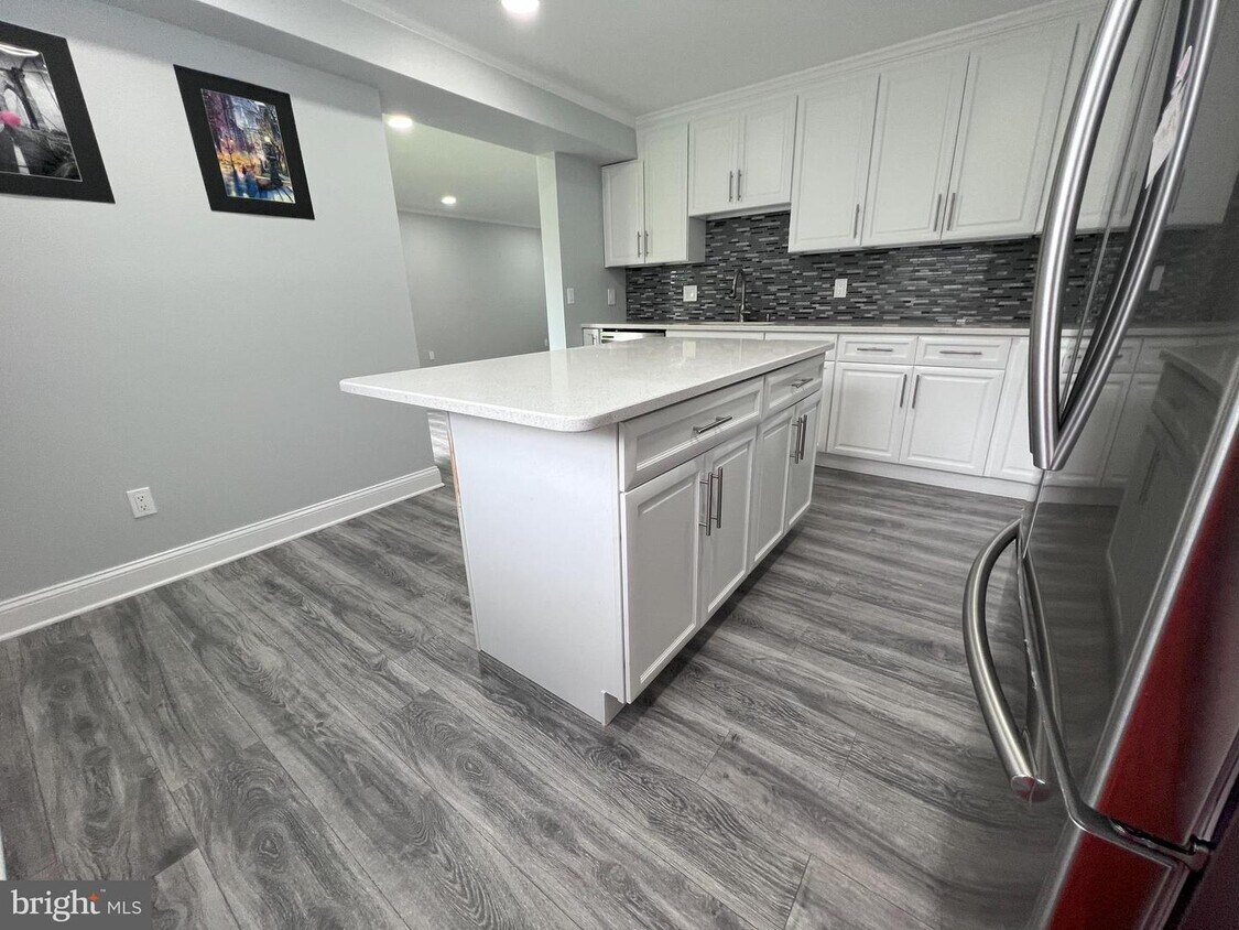 6 Belmullet Ct Unit 102, Timonium, MD 21093 Room for Rent in Timonium