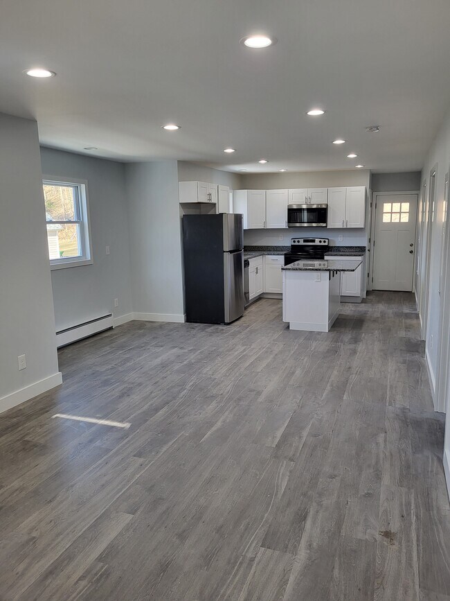 Comida - 1221 Main St