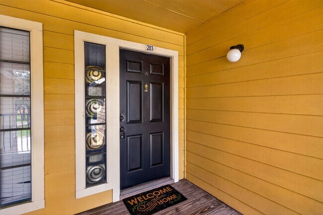 Foto del edificio - 8625 Fancy Finch Dr