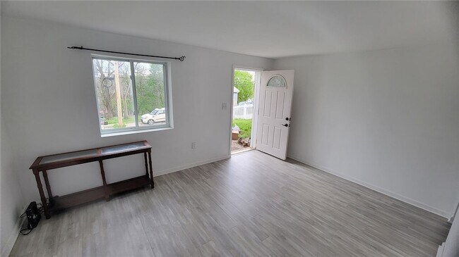 Foto del edificio - 4461 Highridge St