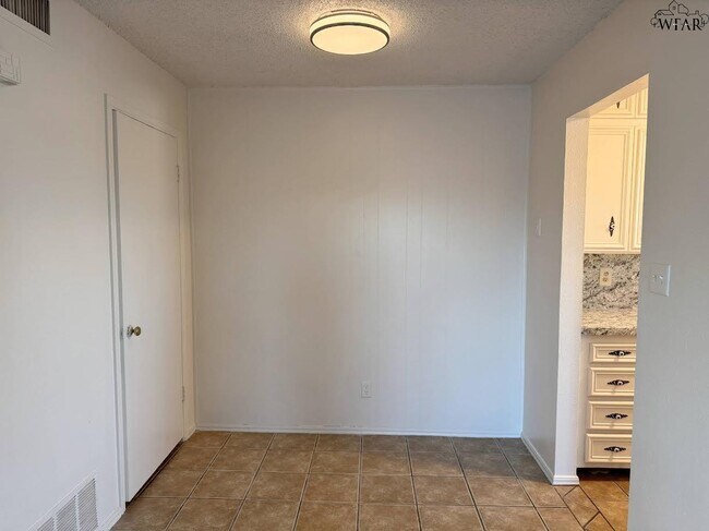 Foto del edificio - 1611 Bell St