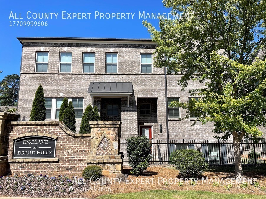 Awesome Townhome in Druid Hills Townhouse for Rent in Atlanta, GA