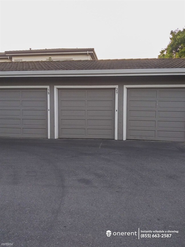 Foto del edificio - 2 br, 2.5 bath Condo - 6883 Chantel Court -