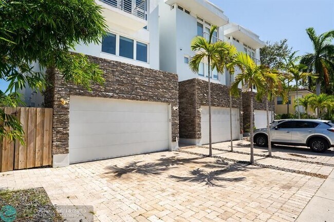 Foto del edificio - 2808 NE 30th St