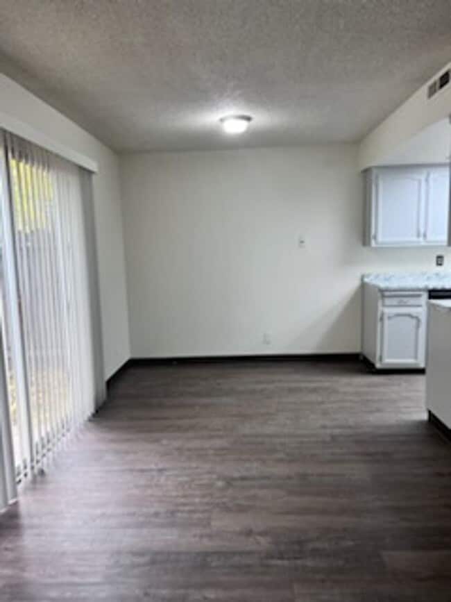 Photo - 261 W Alexander Ave Apartment