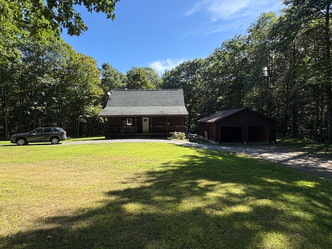 Primary Photo - Charming 3 bedroom 2 bath in Porters Corner #