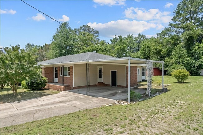 Building Photo - 2560 Pine Springs Dr