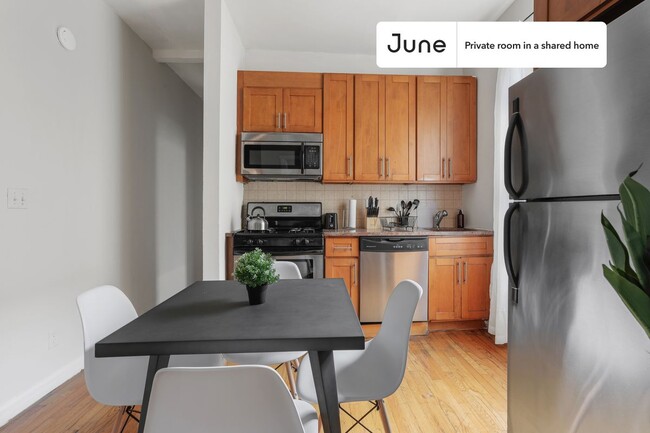 Foto del edificio - Room in Shared 3 bed/1 bath home