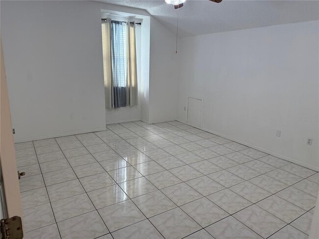 Building Photo - 2135 Jessa Dr