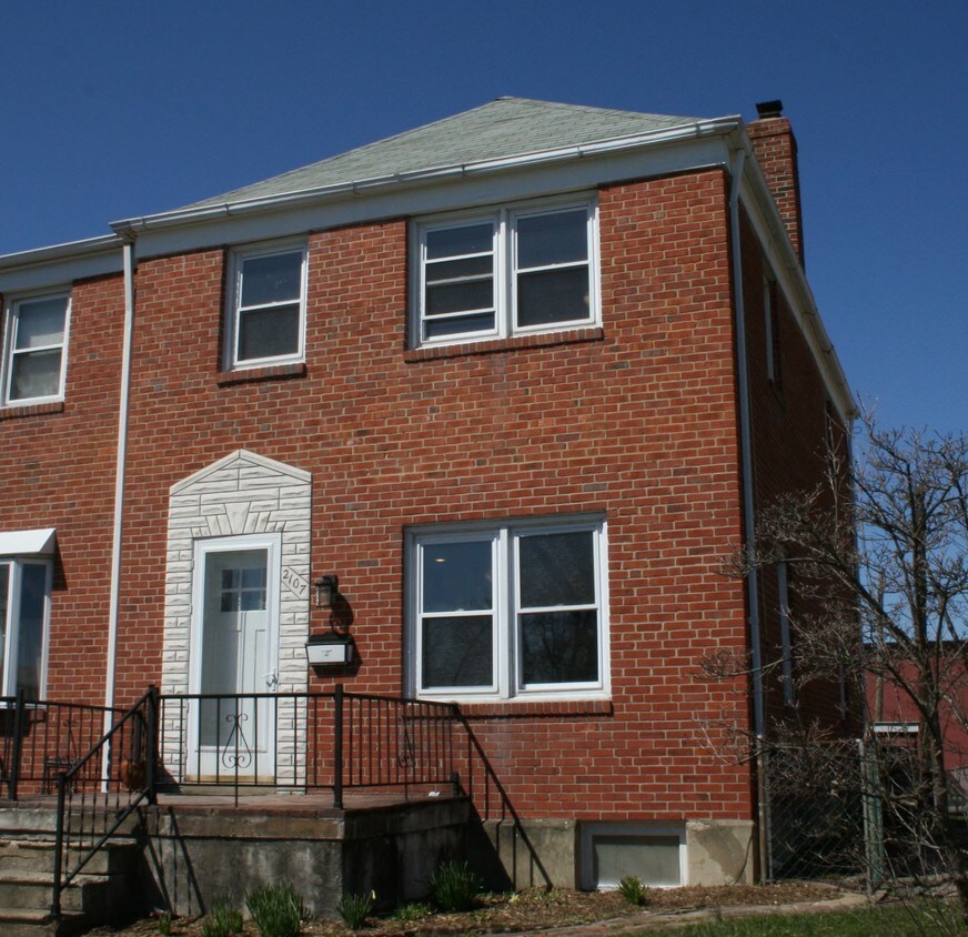 2107 Hawthorne Rd, Middle River, MD 21220 Townhome Rentals in Middle