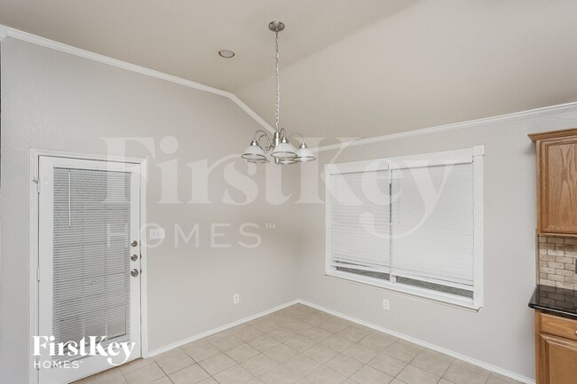 Foto del edificio - 1049 Castle Top Dr