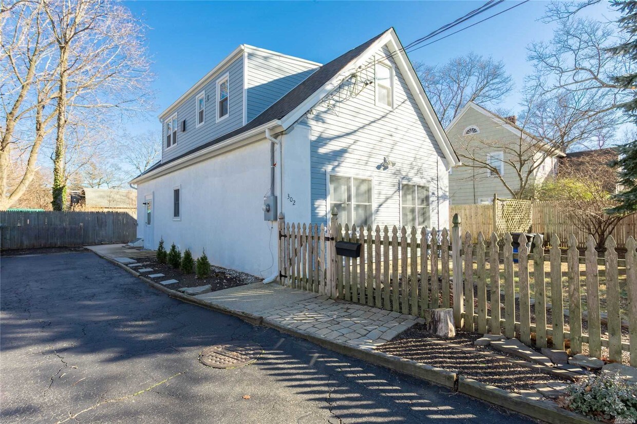 302 3rd St, East Northport, NY 11731 House for Rent in East Northport