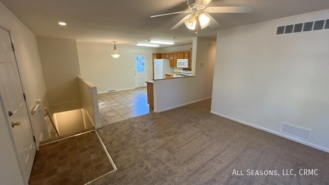 Building Photo - 616 N Spruce St