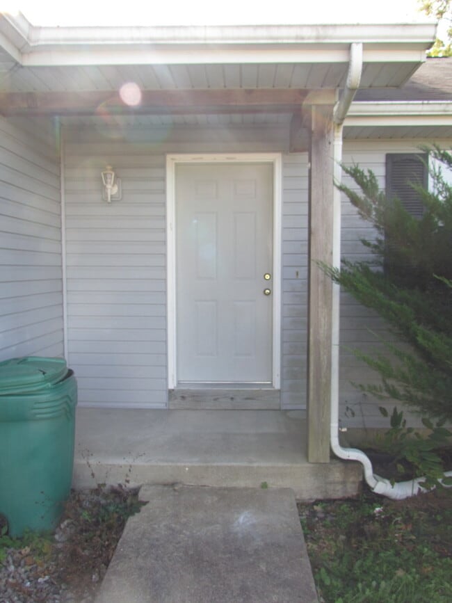 Building Photo - 407 9th Street Circle