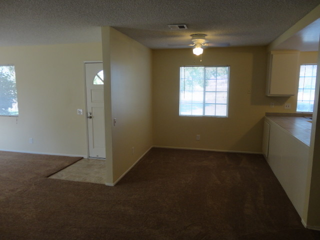 Building Photo - Spacious 3/2 4-Plex Condo Palmdale