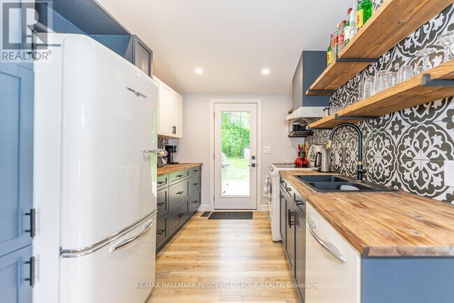 Building Photo - 3566 Bayou Rd