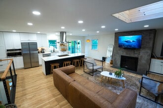 Building Photo - 6910 Brook Forest Dr