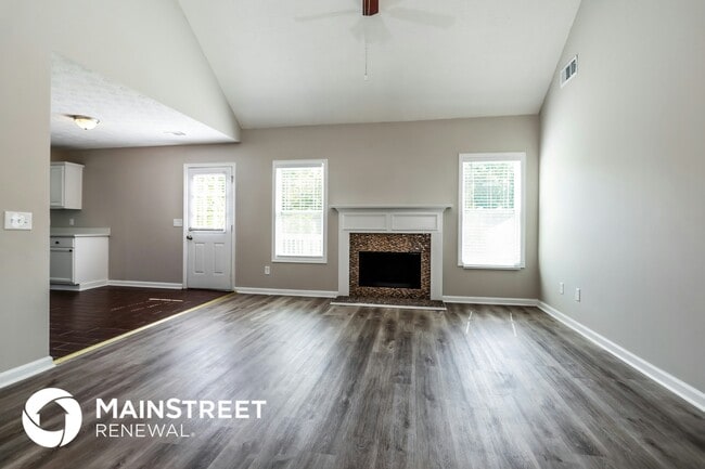 Building Photo - 90 Lumby Ln
