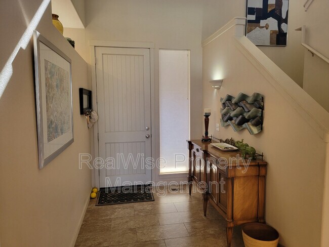 Building Photo - 10830 Village Loop