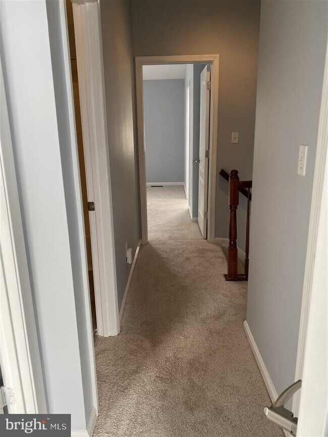 Foto del edificio - 7941 Bent Bough Rd