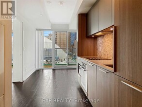 Building Photo - 85 Wood St