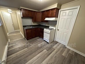Building Photo - 25 Conestoga St