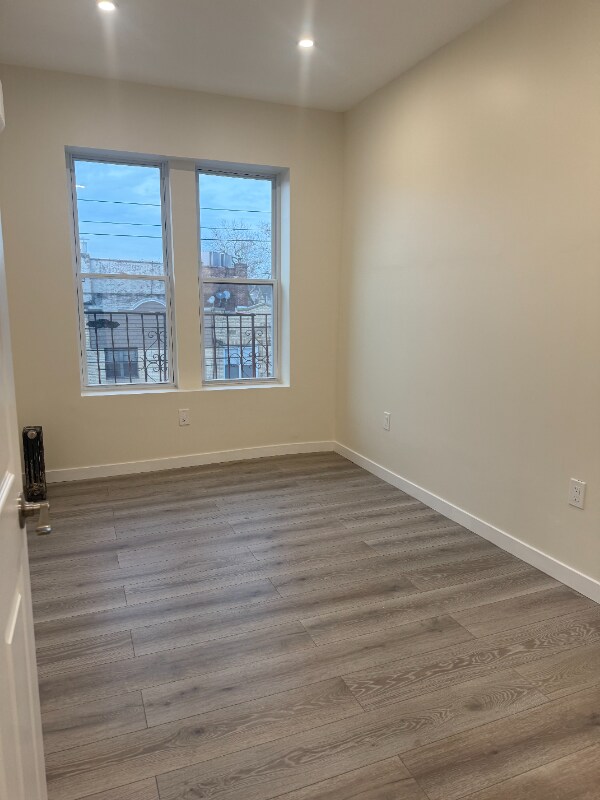 Photo - 199-14 32nd Ave (Queens, NY)