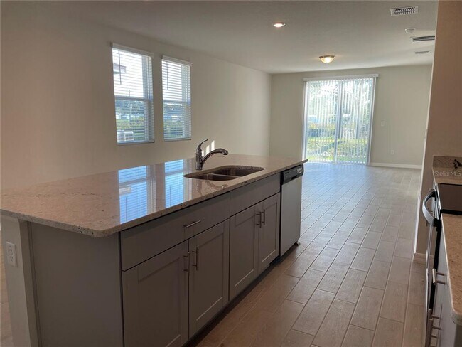 Building Photo - 3289 Fresno Pl