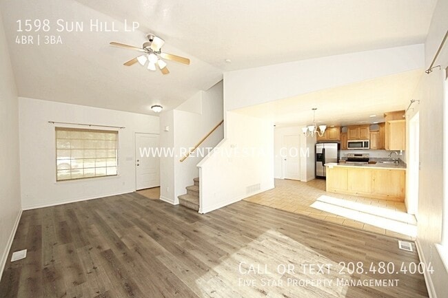 Building Photo - 4 Bedroom 2.5 Bathroom Home in Highland Ar...