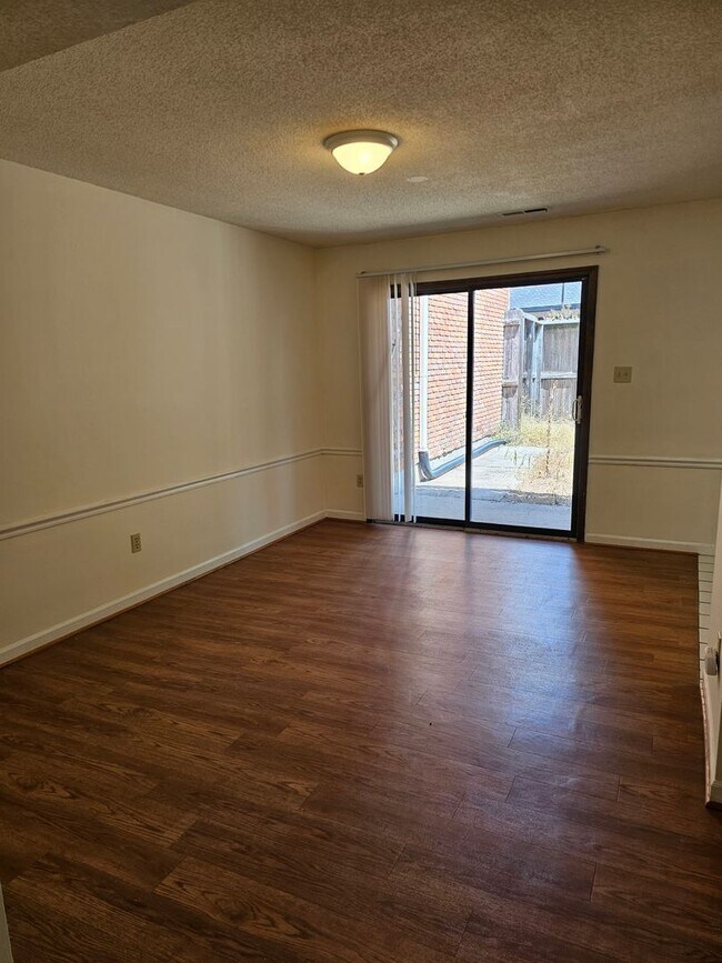 Building Photo - 3 Bed/ 2.5 Bath- Village South Condominiums