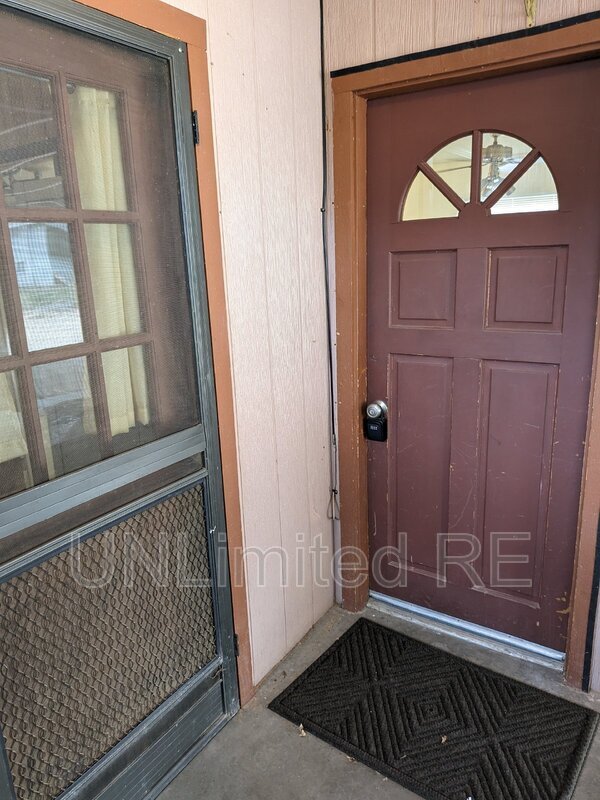 Building Photo - 1518 Shoup St