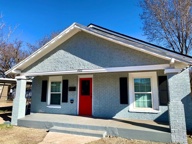 Building Photo - Three Bedroom near TTU Campus. Pre-Leasing...