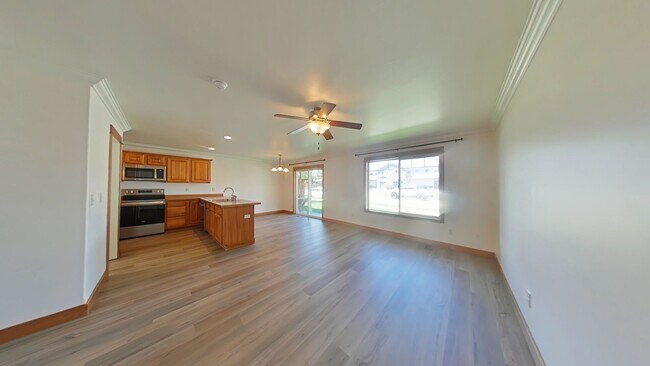 Building Photo - Beautiful 3 bedroom, 2 1/2 bathroom, townhouse with attached garage!