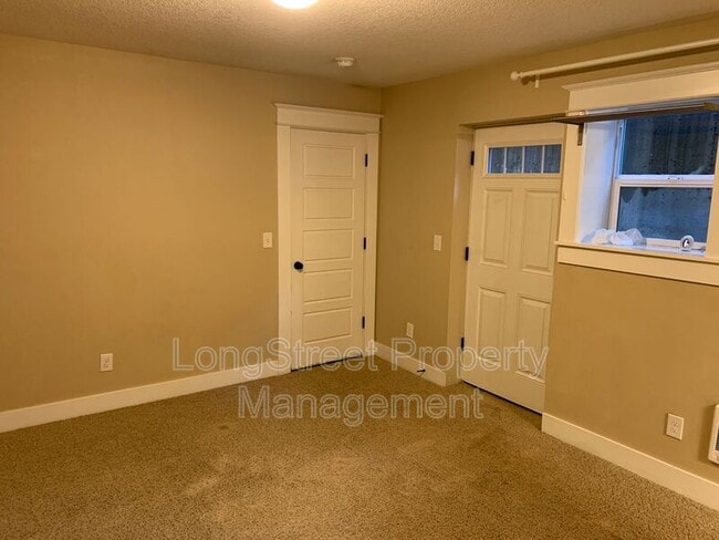 Foto del edificio - 532 NE Sumner St