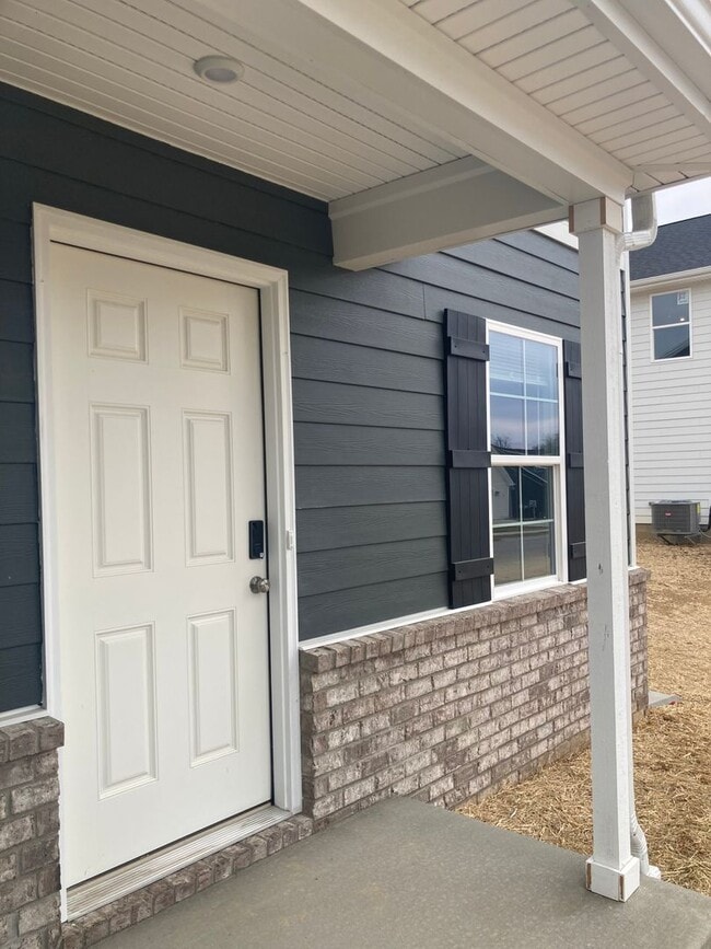 Building Photo - 117 Elegance Wy