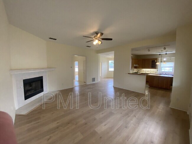 Foto del edificio - 4701 Maple Shade Ave