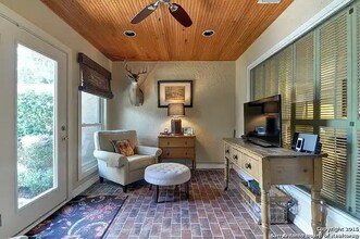 Building Photo - 5801 Archwood Dr