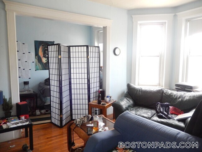 Foto del edificio - 1334 Commonwealth Ave