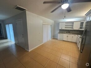 Building Photo - 417 4th Ln