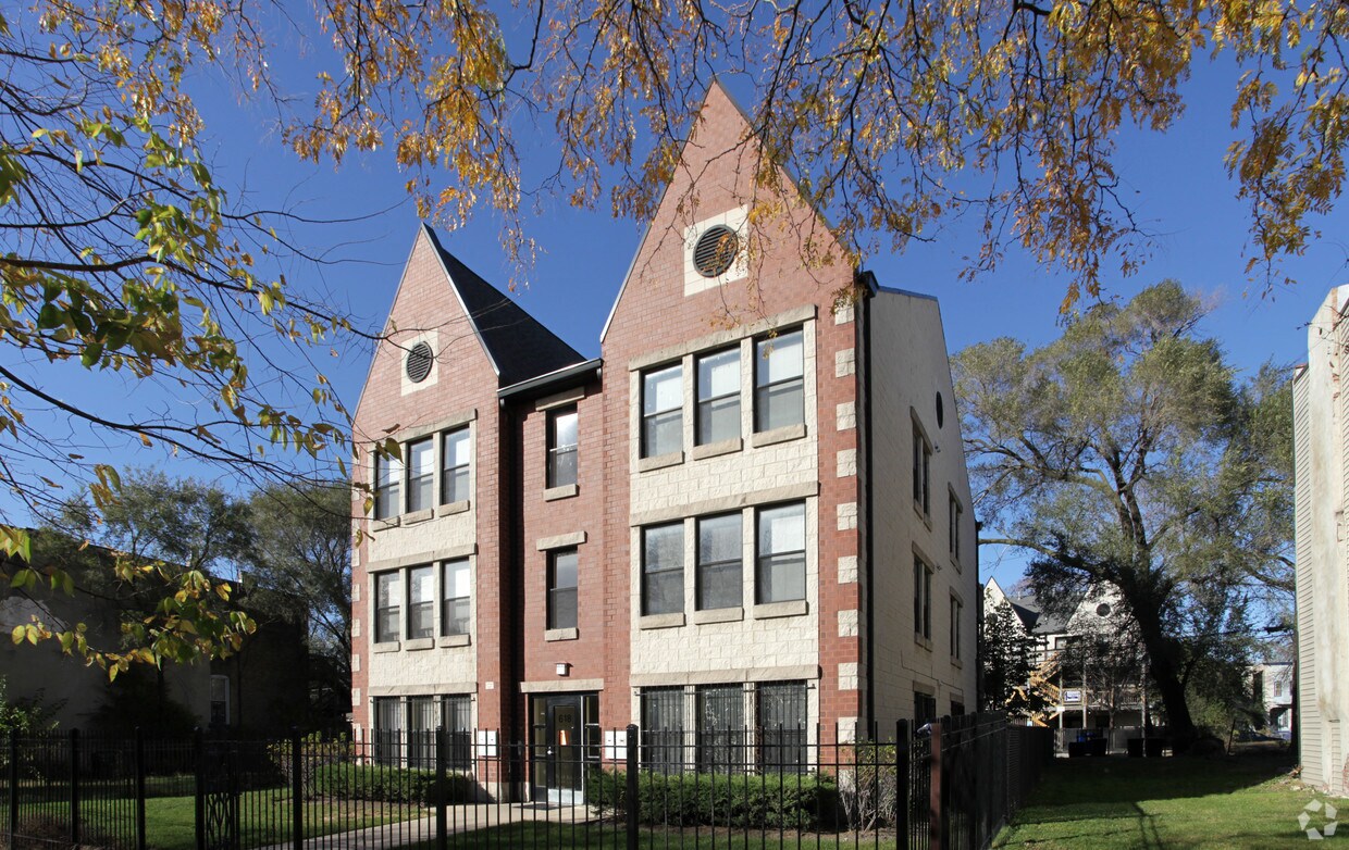Building Photo - 618 E Bowen Ave