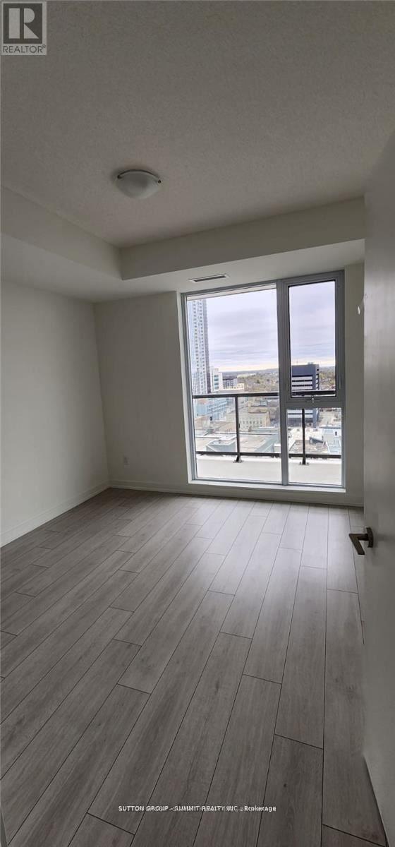 Photo du bâtiment - 55 Duke St W