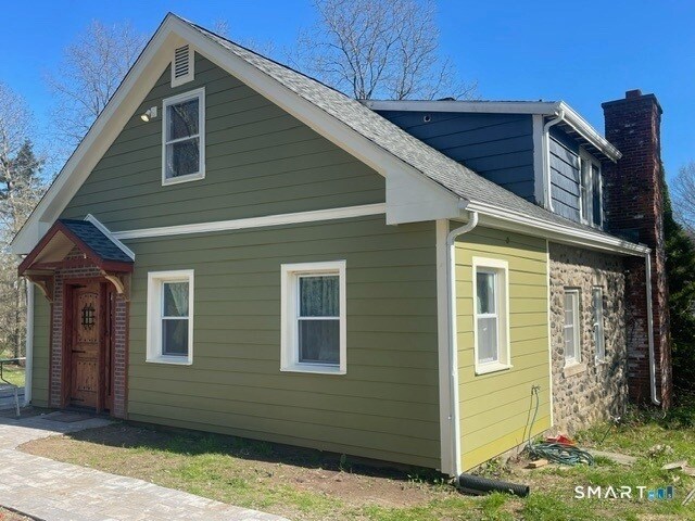 Foto del edificio - 446 Fall Mountain Rd