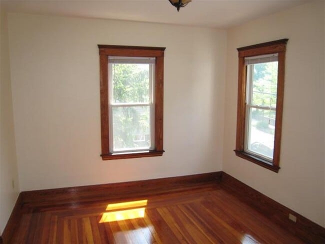 Building Photo - 79 Capen St