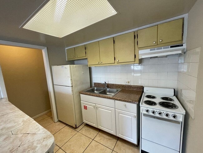 Foto del edificio - 5101 Curry Ford Rd