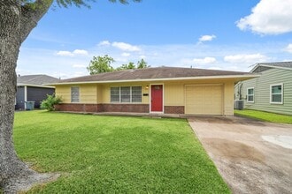 Building Photo - 1605 Pugh Dr